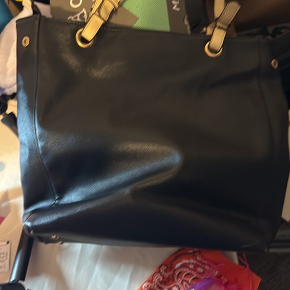 Purse - Picture 2 of 3